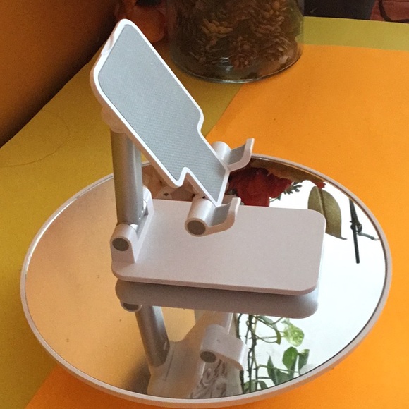 FOLDING DESKTOP PHONE STAND WHITE ONLY - Picture 1 of 1